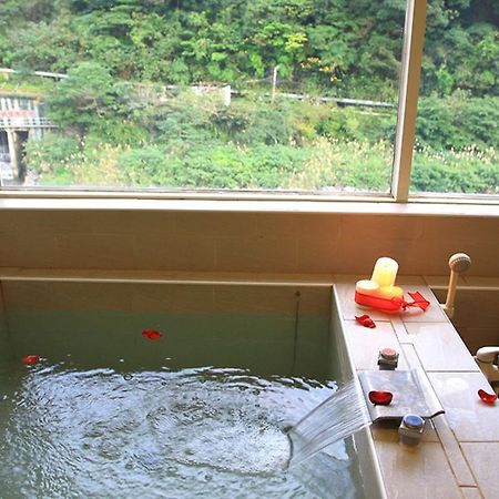 Yufuin Hot Spring Lägenhet Wulai Exteriör bild